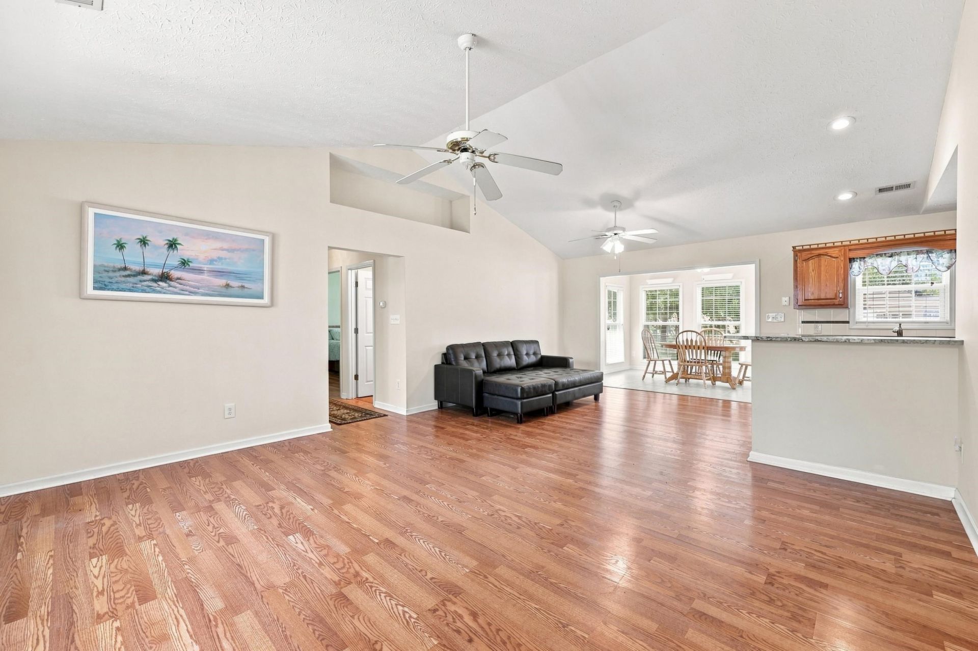 2049 Hawksmoor Dr. Photo 6