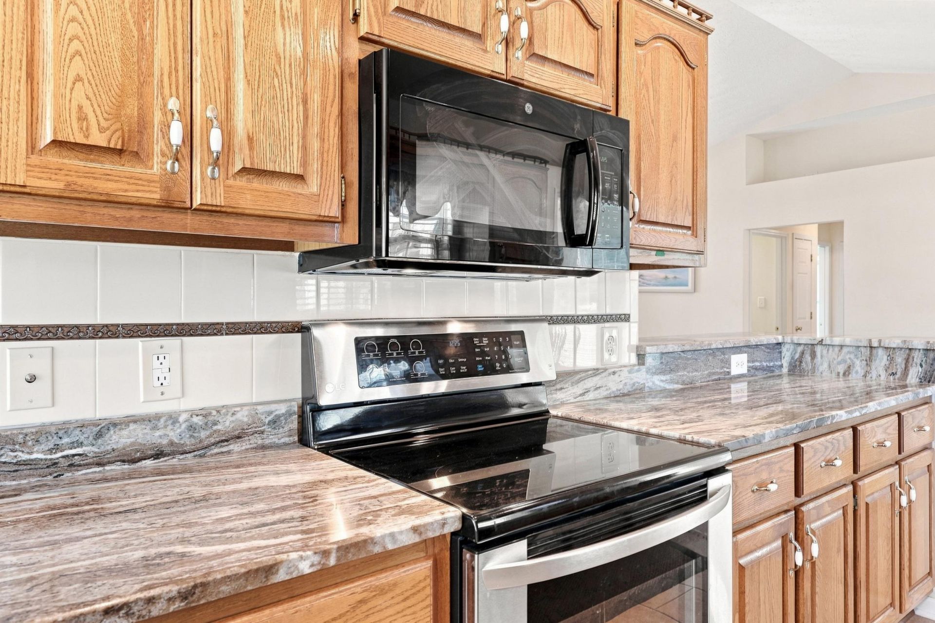 2049 Hawksmoor Dr. Photo 9