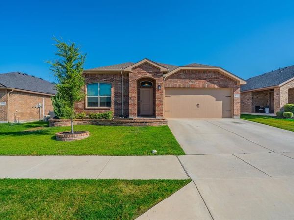 412 Foxhunter Street, Fort Worth, TX 76131