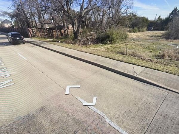 208 N Joe Wilson Road, Cedar Hill, TX 75104