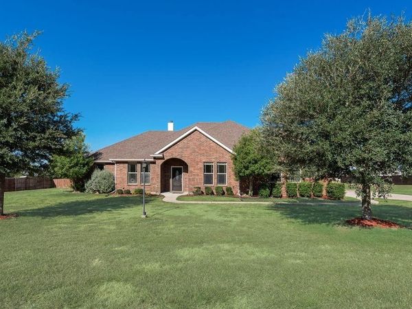 2121 N Mockingbird Lane, Midlothian, TX 76065