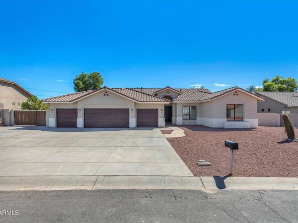 5533 W WEST WIND Drive, Glendale, AZ 85310