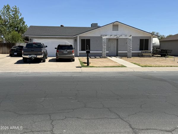 6955 W MONTEBELLO Avenue E, Glendale, AZ 85303