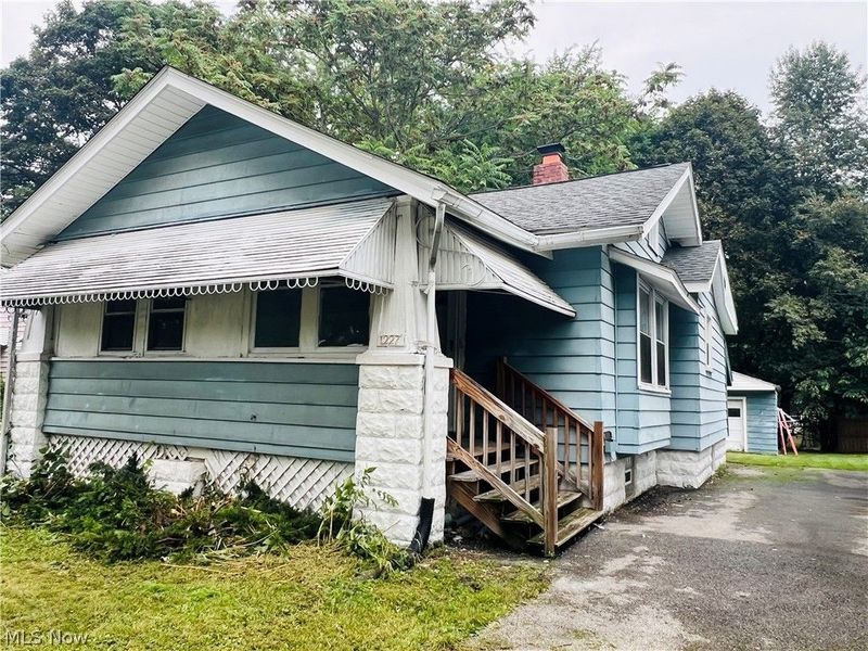 1227 Murray Avenue, Akron, OH 44310 Photo 1