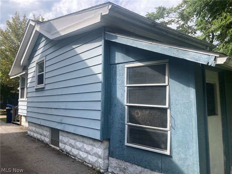1227 Murray Avenue, Akron, OH 44310 Photo 2