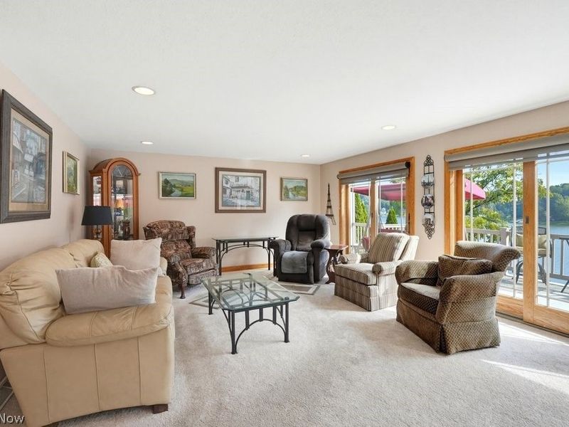 338 W Mohawk Drive, Malvern, OH 44644 Photo 6
