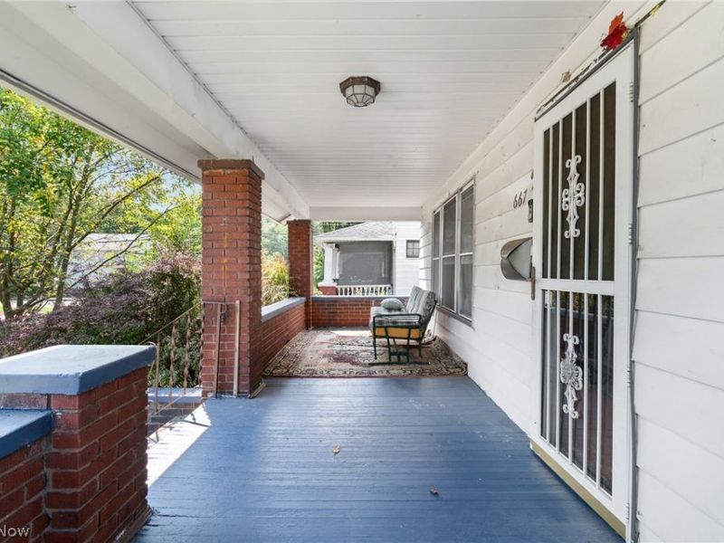 667 S Mckinley Avenue, Alliance, OH 44601 Photo 3