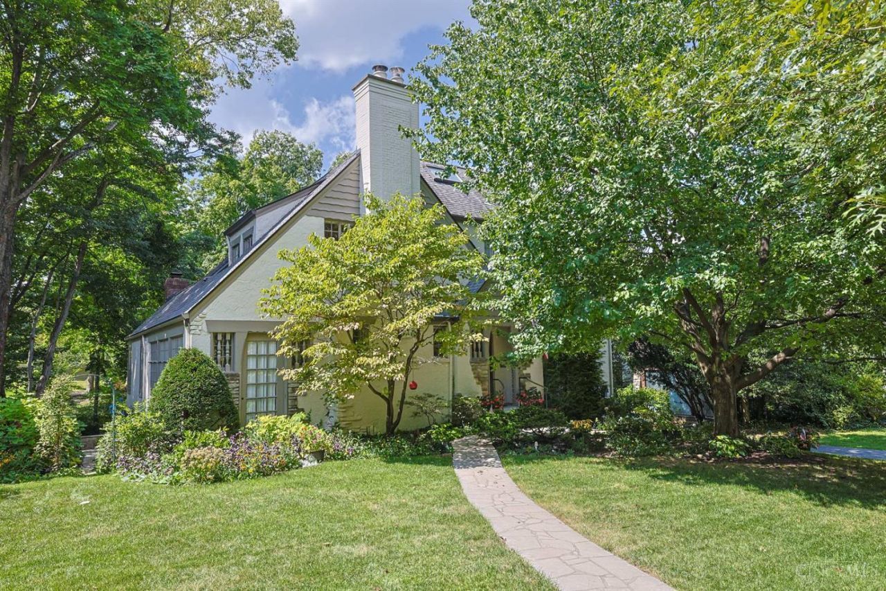 3621 Victoria Lane, Cincinnati, OH 45208 Main Photo