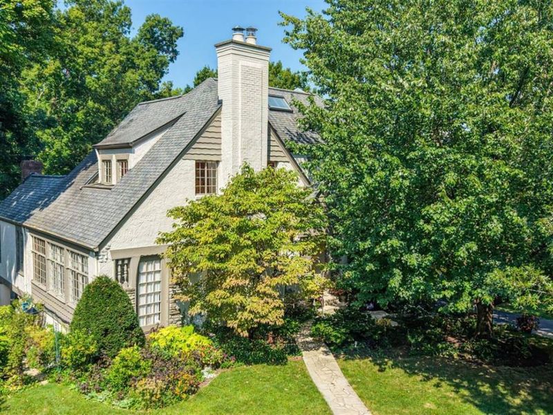 3621 Victoria Lane, Cincinnati, OH 45208 Photo 2