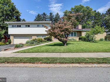 901 E MCKINLEY STREET, CHAMBERSBURG, PA 17201