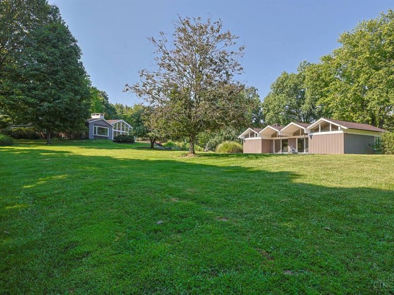 8505 Fox Cub Lane, Indian Hill, OH 45243 Photo 10