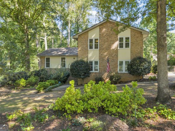 832 Sweet Briar Lane SE, Conyers, GA 30094