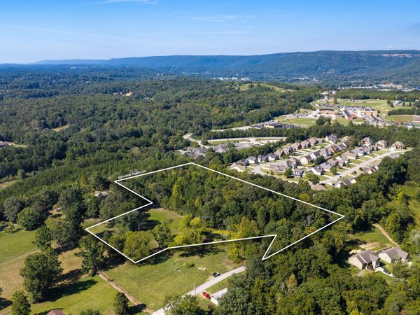 9689 W Ridge Trail Road, Soddy Daisy, TN 37379