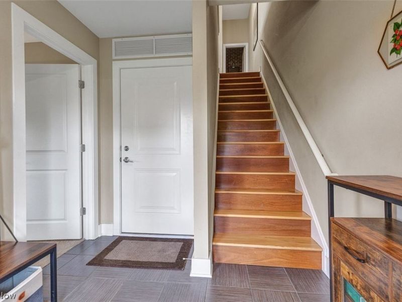 1230 W 74th Street, Unit 1230, Cleveland, OH 44102 Photo 3