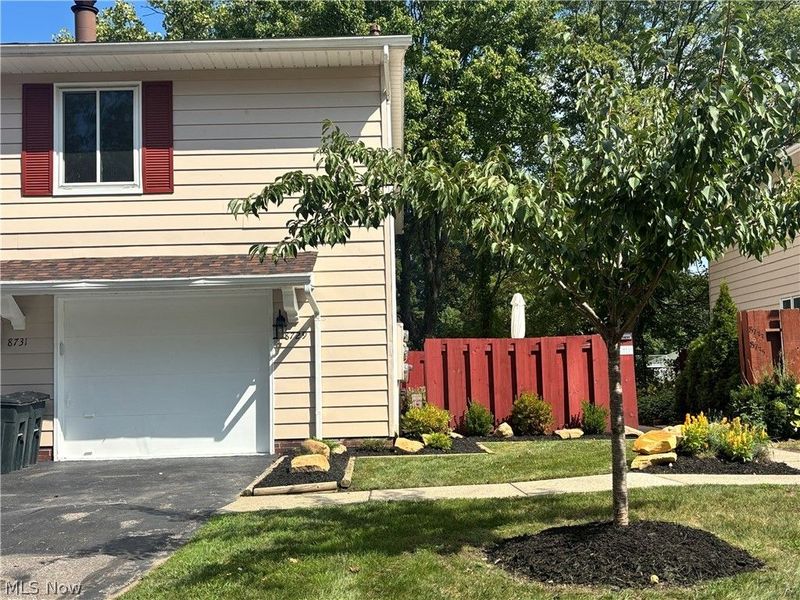 8729 Fox Rest Drive, Unit 6-24, Brecksville, OH 44141 Photo 1