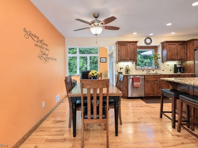 2316 Green Ridge Drive, Wickliffe, OH 44092 Photo 10