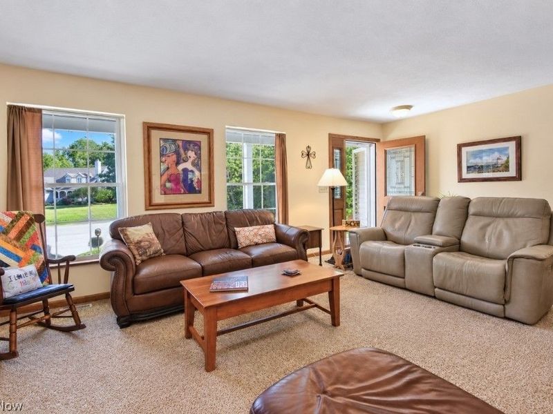2316 Green Ridge Drive, Wickliffe, OH 44092 Photo 6