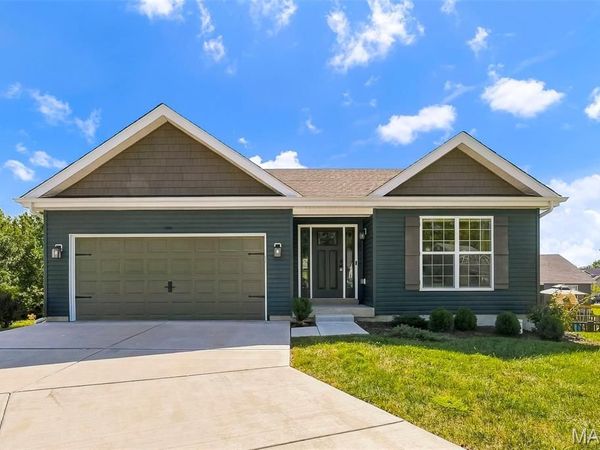 1576 Westlake Circle, Pacific, MO 63069