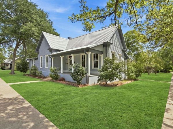 500 Ramona ST, Smithville, TX 78957