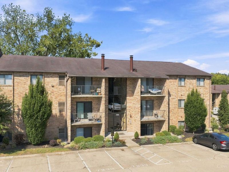7233 Creekview Drive, Unit 7, Colerain Township, OH 45247 Photo 1