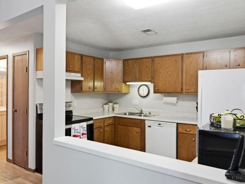 7233 Creekview Drive, Unit 7, Colerain Township, OH 45247 Photo 15