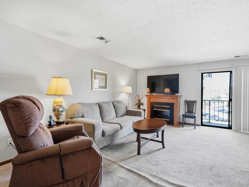 7233 Creekview Drive, Unit 7, Colerain Township, OH 45247 Photo 8