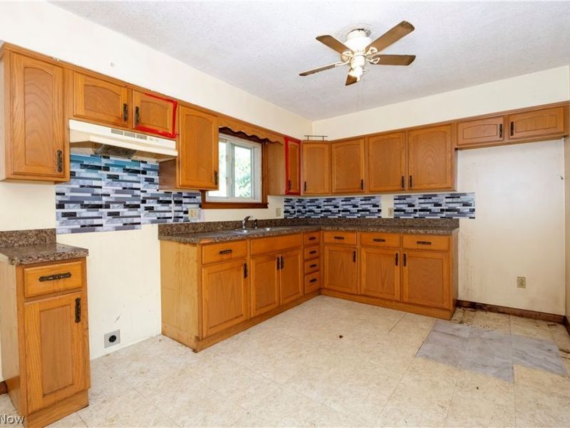 211 S Elm Street, Orrville, OH 44667 Photo 6