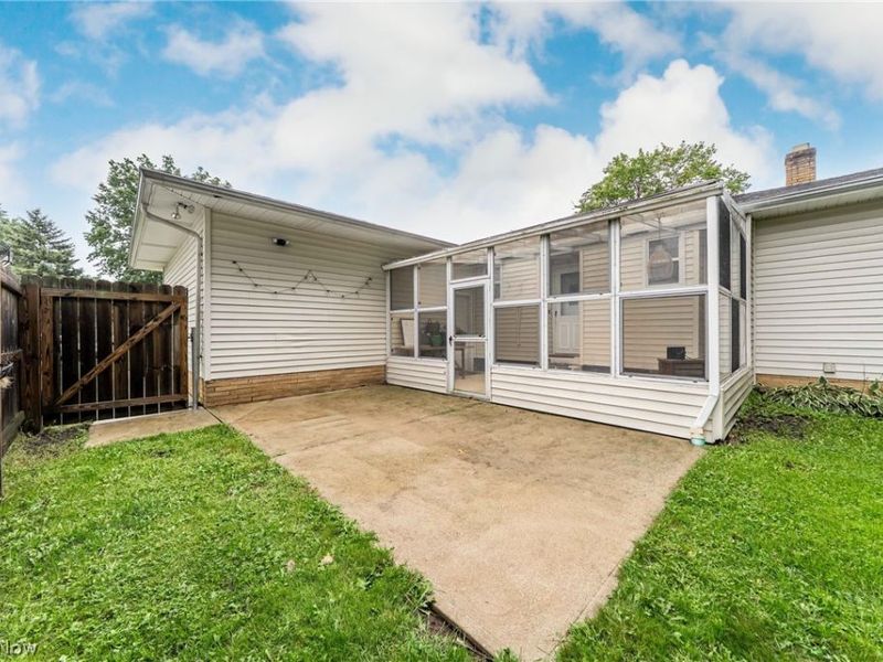7012 Edgecliff Drive, Parma, OH 44134 Photo 34