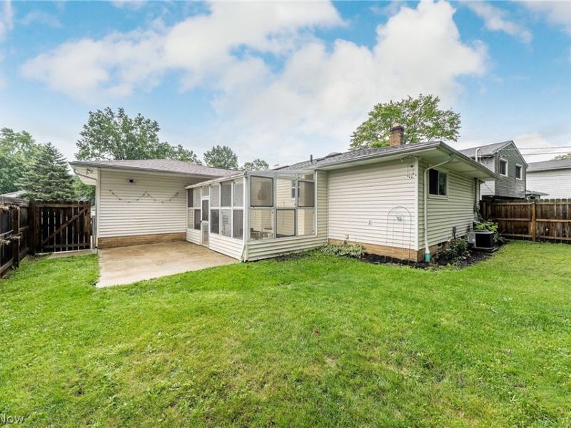 7012 Edgecliff Drive, Parma, OH 44134 Photo 35