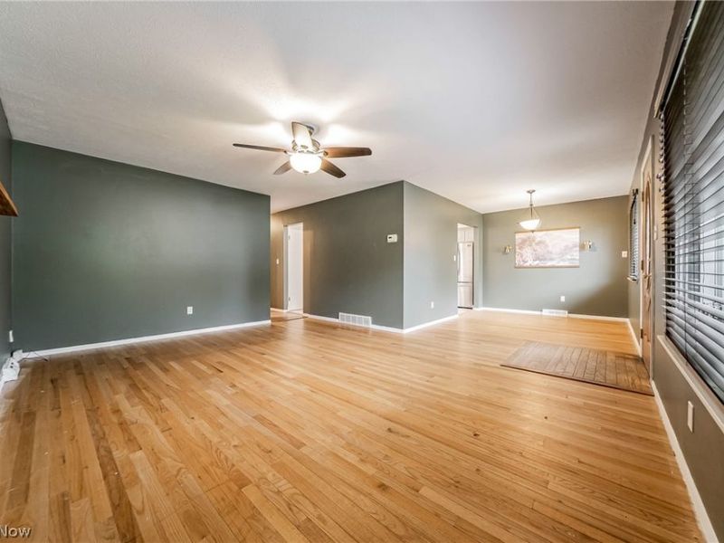 7012 Edgecliff Drive, Parma, OH 44134 Photo 7