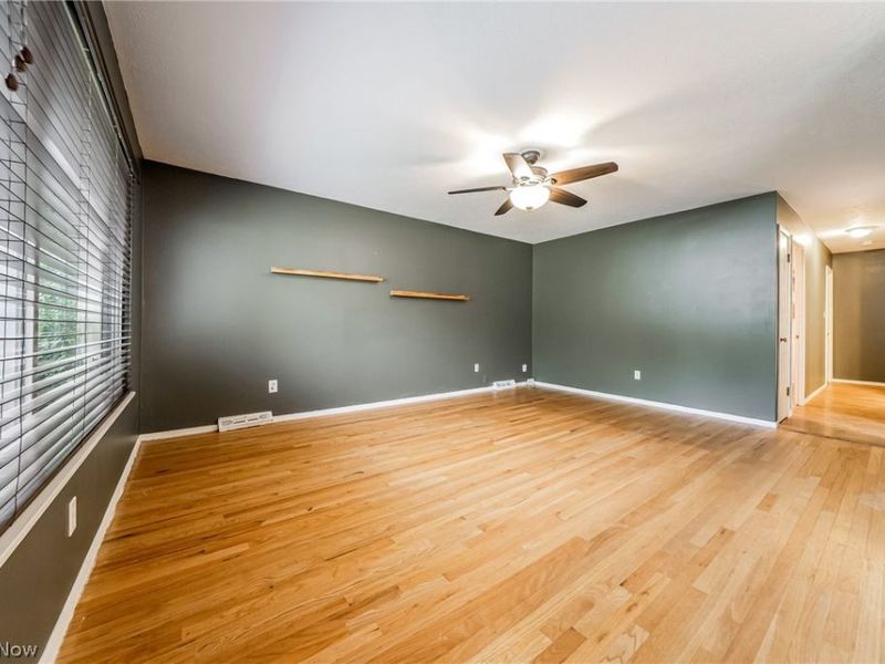 7012 Edgecliff Drive, Parma, OH 44134 Photo 9