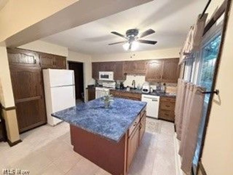 2896 Roanoke Street NW, Massillon, OH 44646 Photo 2