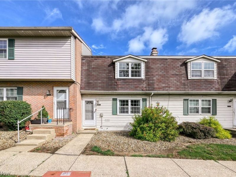 1317 Sandelwood Oval, Kent, OH 44240 Photo 1