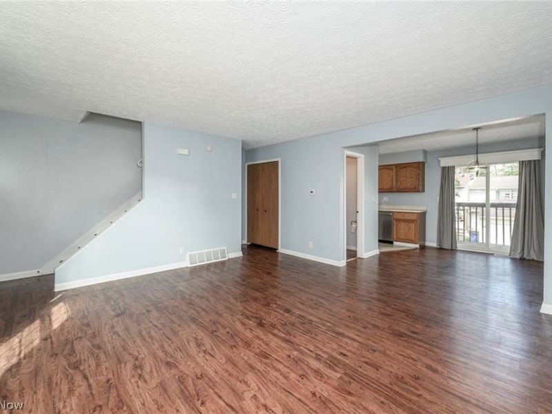 1317 Sandelwood Oval, Kent, OH 44240 Photo 2