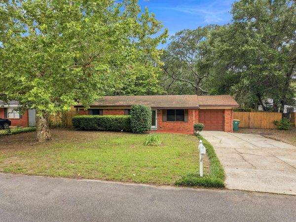 53 Junior Drive, Shalimar, FL 32579