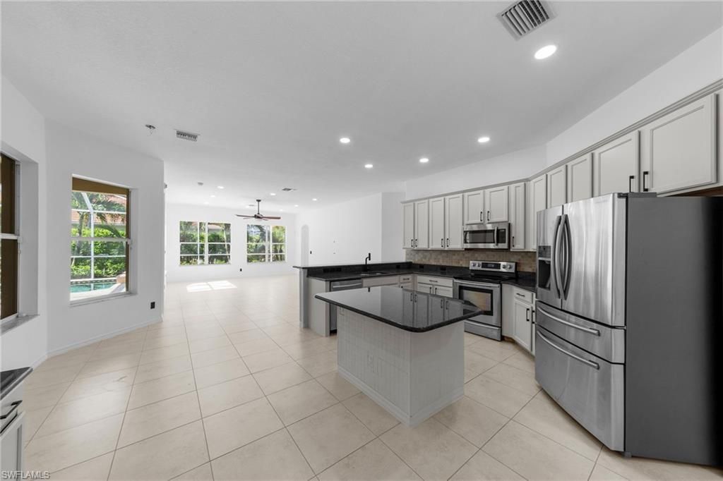 2628 Fairmont Cove Ct, Cape Coral, FL 33991 Photo