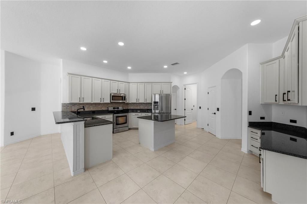 2628 Fairmont Cove Ct, Cape Coral, FL 33991 Photo