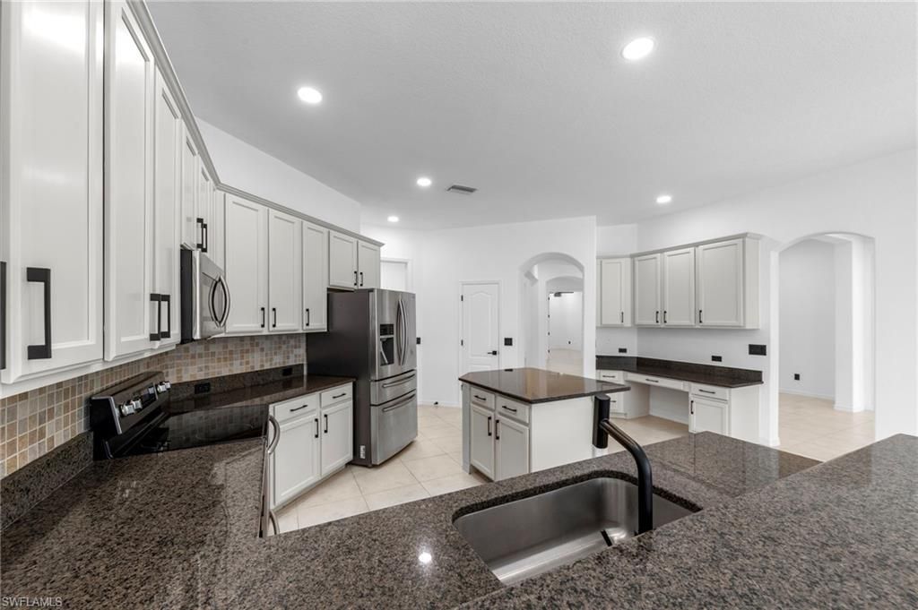 2628 Fairmont Cove Ct, Cape Coral, FL 33991 Photo