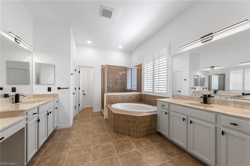 2628 Fairmont Cove Ct, Cape Coral, FL 33991 Photo