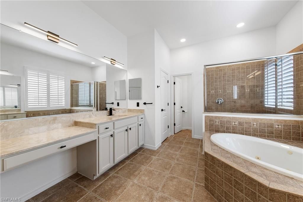 2628 Fairmont Cove Ct, Cape Coral, FL 33991 Photo