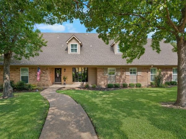 10026 Forest View Drive, Woodway, TX 76712
