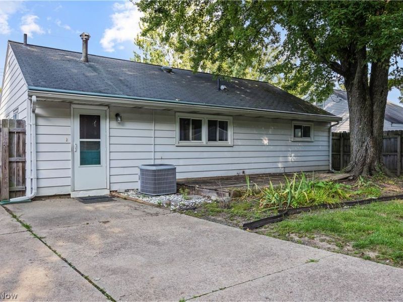 369 White Oak Drive, Elyria, OH 44035 Photo 29