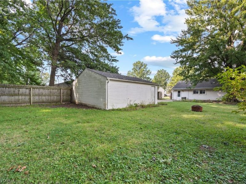 369 White Oak Drive, Elyria, OH 44035 Photo 31