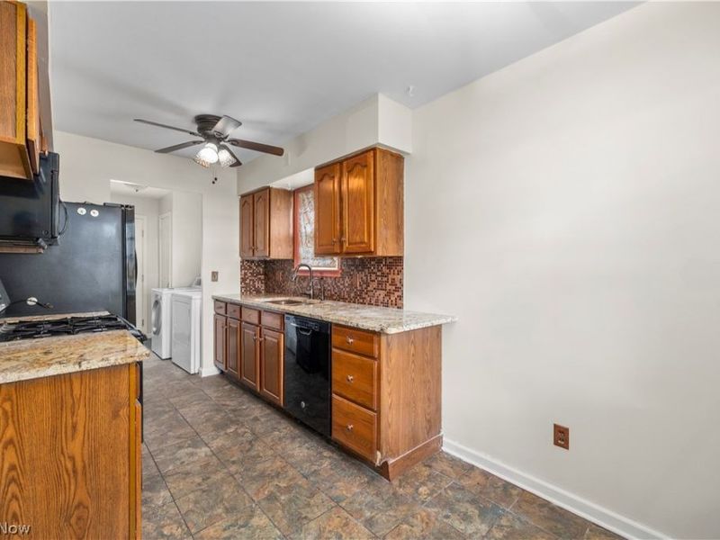 369 White Oak Drive, Elyria, OH 44035 Photo 8