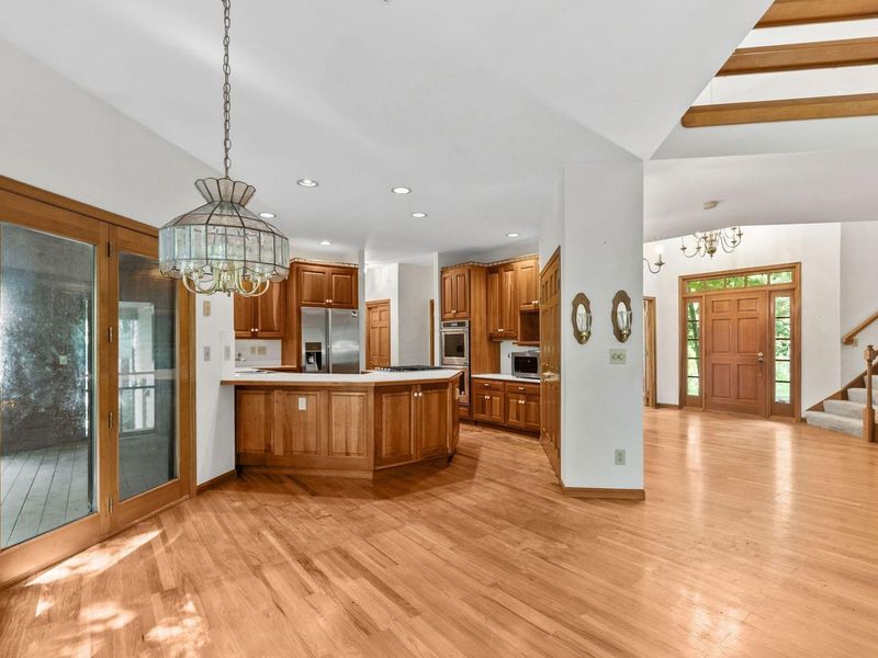 5050 Forest Trail, Columbus, OH 43230 Photo 14