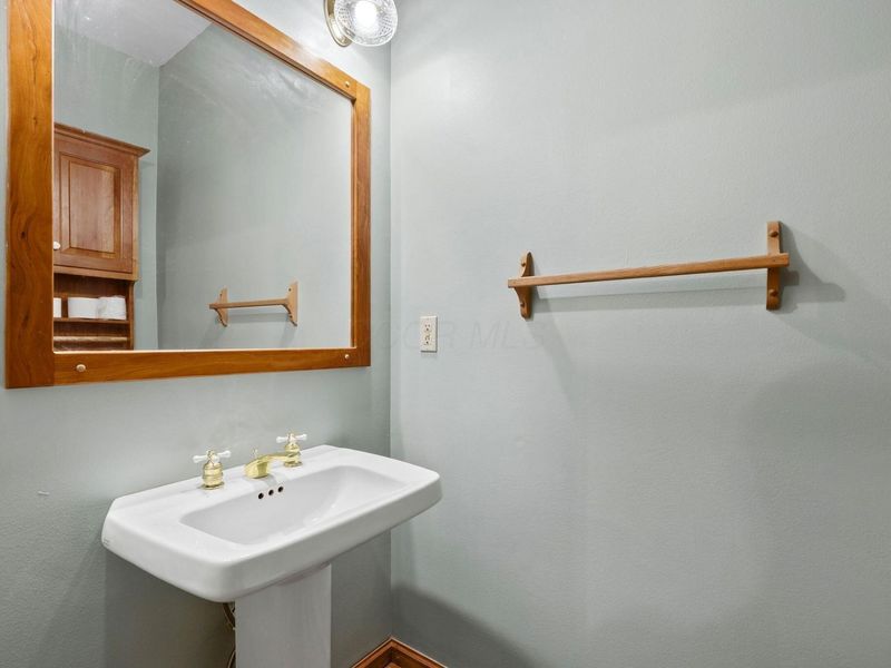 5050 Forest Trail, Columbus, OH 43230 Photo 22