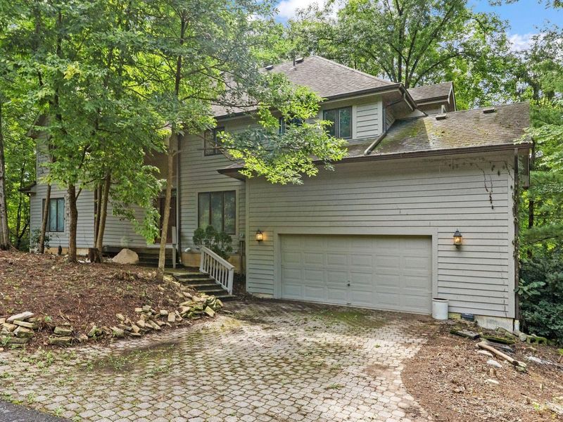 5050 Forest Trail, Columbus, OH 43230 Photo 3