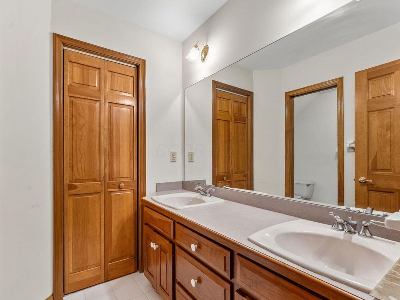5050 Forest Trail, Columbus, OH 43230 Photo 41