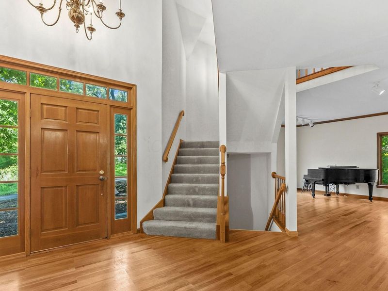 5050 Forest Trail, Columbus, OH 43230 Photo 6