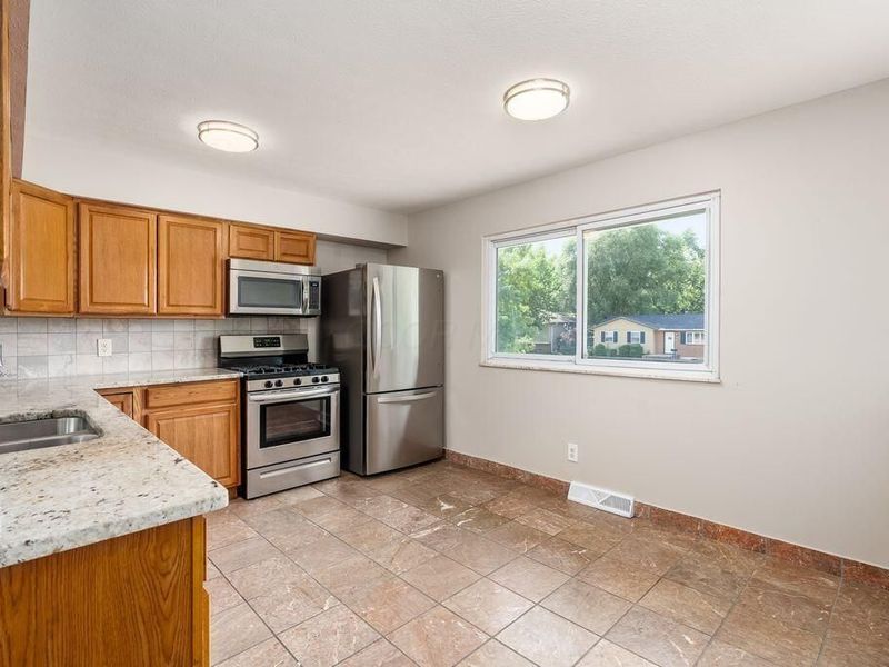 6336 Karl Road, Columbus, OH 43229 Photo 12
